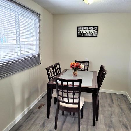 Cozy 4 Bedroom Townhouse - Peaceful Feel Of Home Виннипег Экстерьер фото